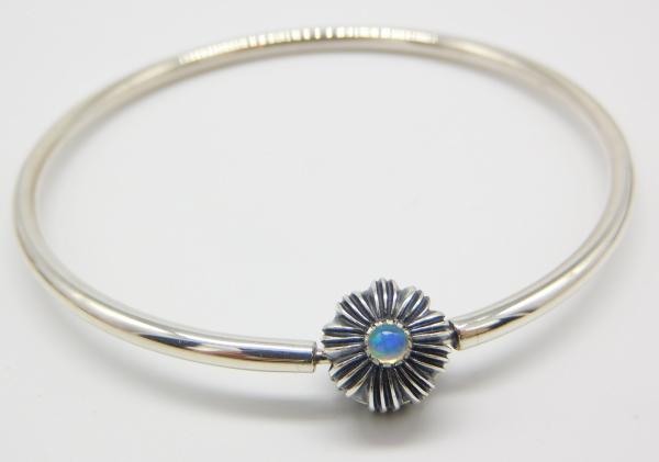 Ode to the Daisy Bangle - The Palace of Amber